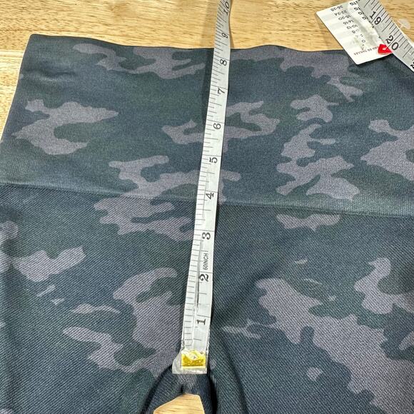 Spanx NWT Seamless Leggings Cotton Black Camo FL3515 Size XS Slimming Shaping - Picture 9 of 10